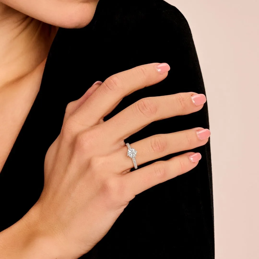 1.25 quilates anillo de platino de diamantes con diamantes en los lados 