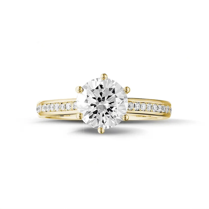 1.50 quilates anillo de oro amarillo de diamantes con diamantes en los lados 