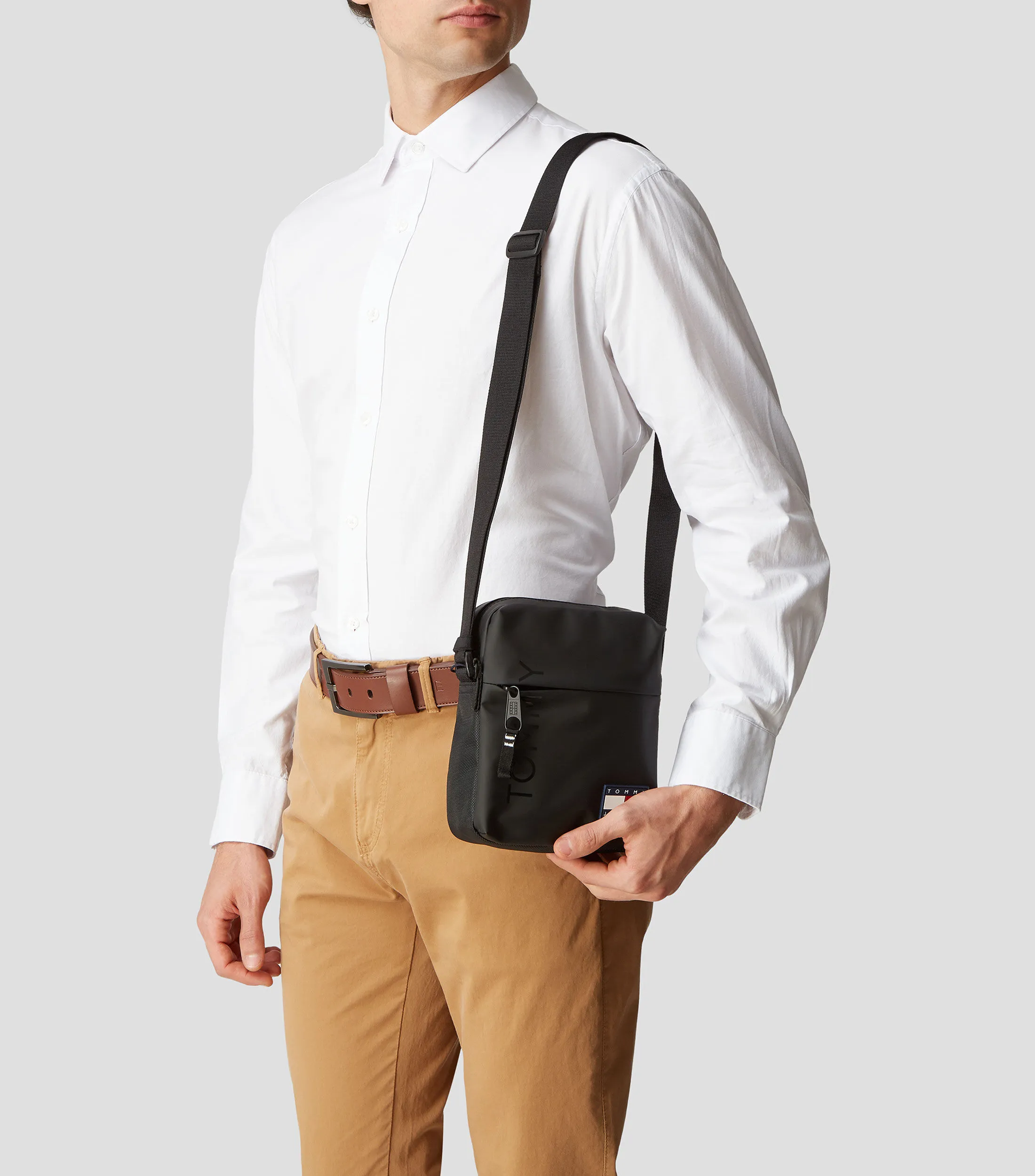 2090_Tommy Hilfiger Bolso Messenger Daily Reporter Hombre