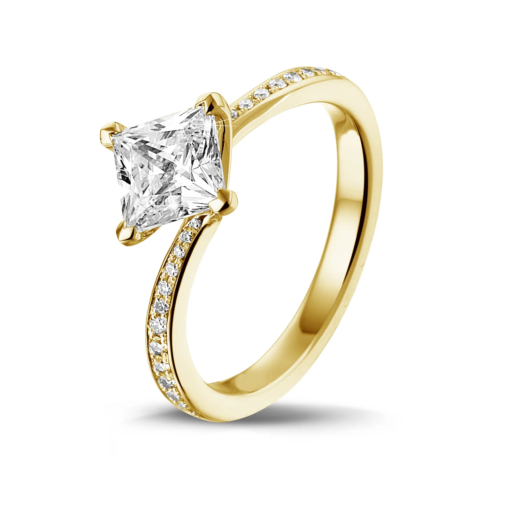 3.00 quilates anillo solitario en oro amarillo con diamante talla princesa y diamantes laterales 