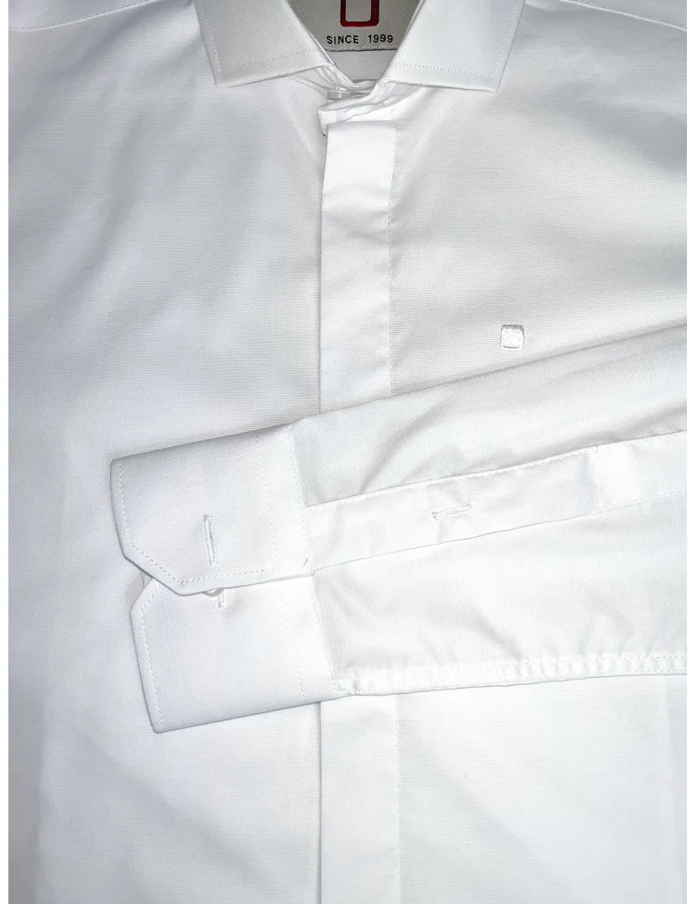 558 CAMISA VESTIR LISA CON PINZAS