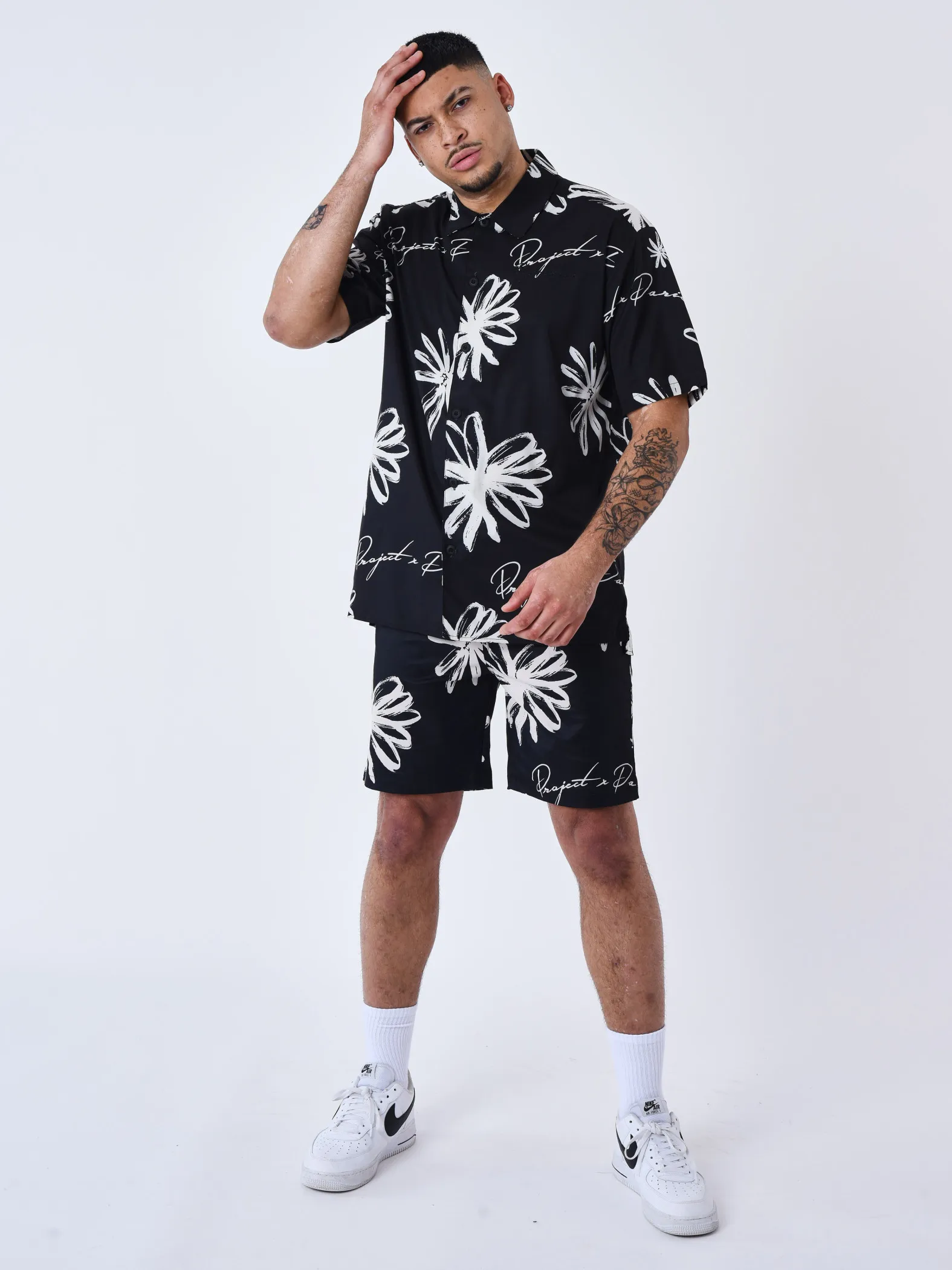 all over Pantalones cortos boceto florido