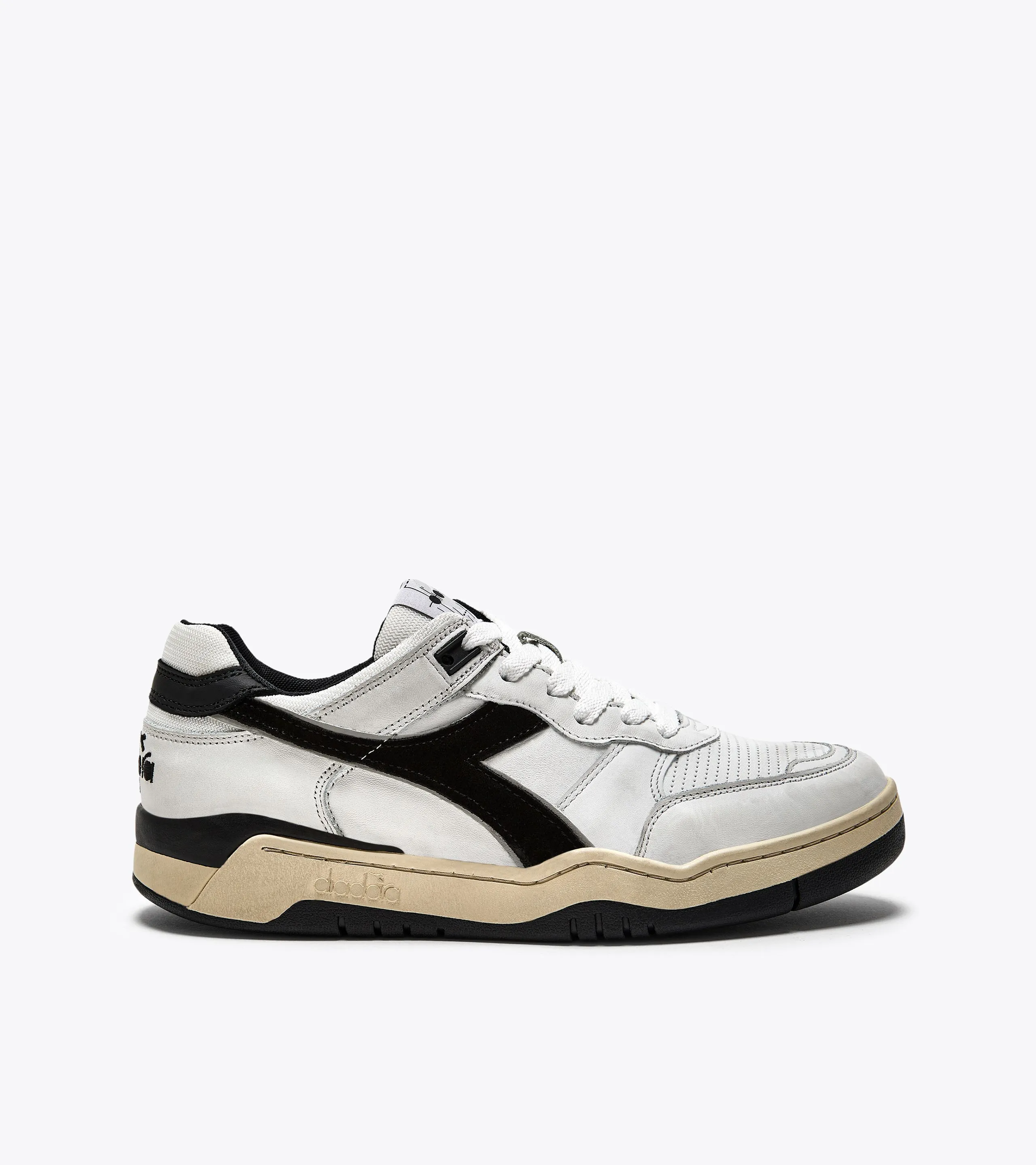 B.560 USED ZAPATILLAS HERITAGE  GENDER NEUTRAL