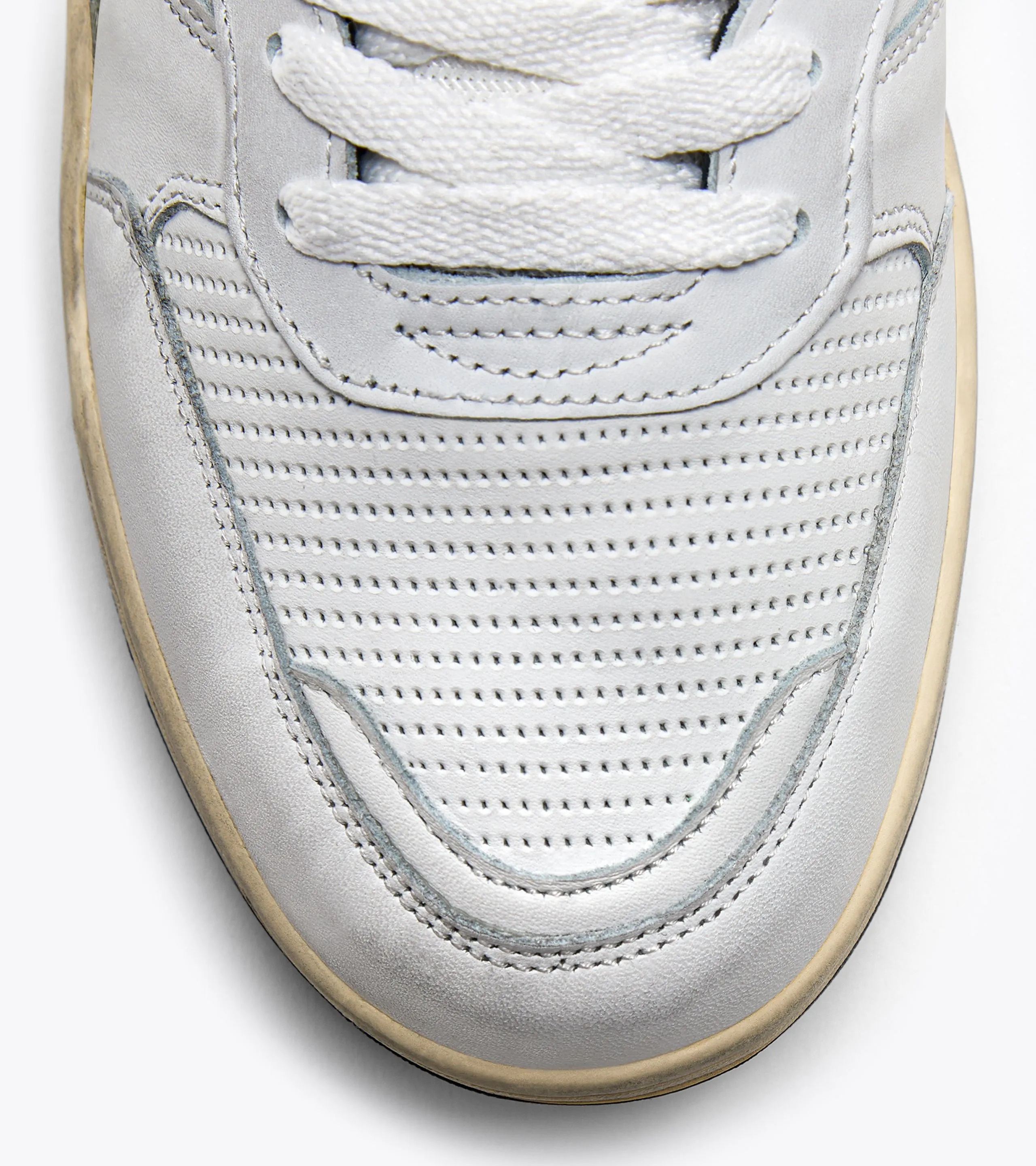 B.560 USED ZAPATILLAS HERITAGE  GENDER NEUTRAL