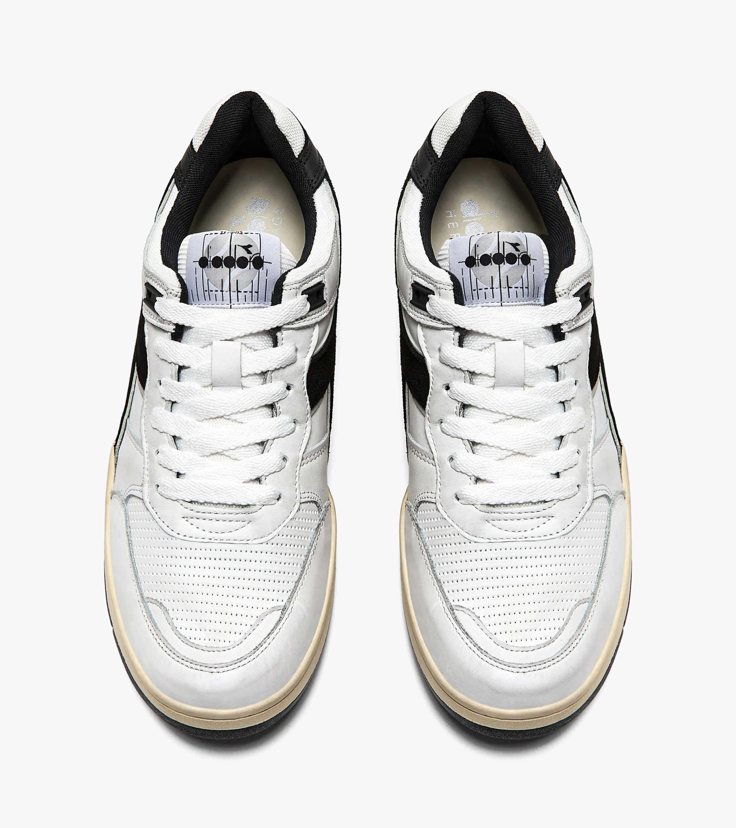 B.560 USED ZAPATILLAS HERITAGE  GENDER NEUTRAL