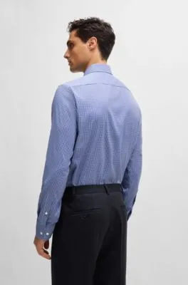 Camisa regular fit a cuadros en sarga repelente a las manchas