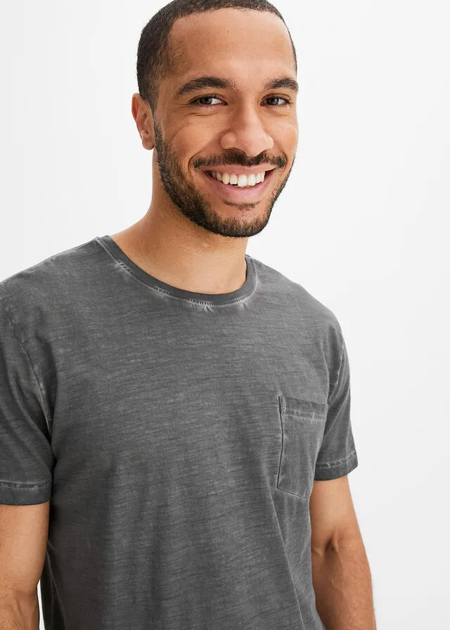 Camiseta con aspecto lavado pizarra
