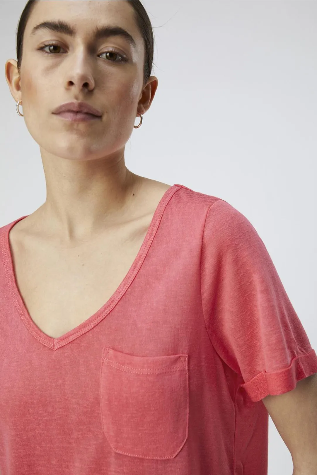 CAMISETA CON BOLSILLO OBJTESSI ROSA FRESA