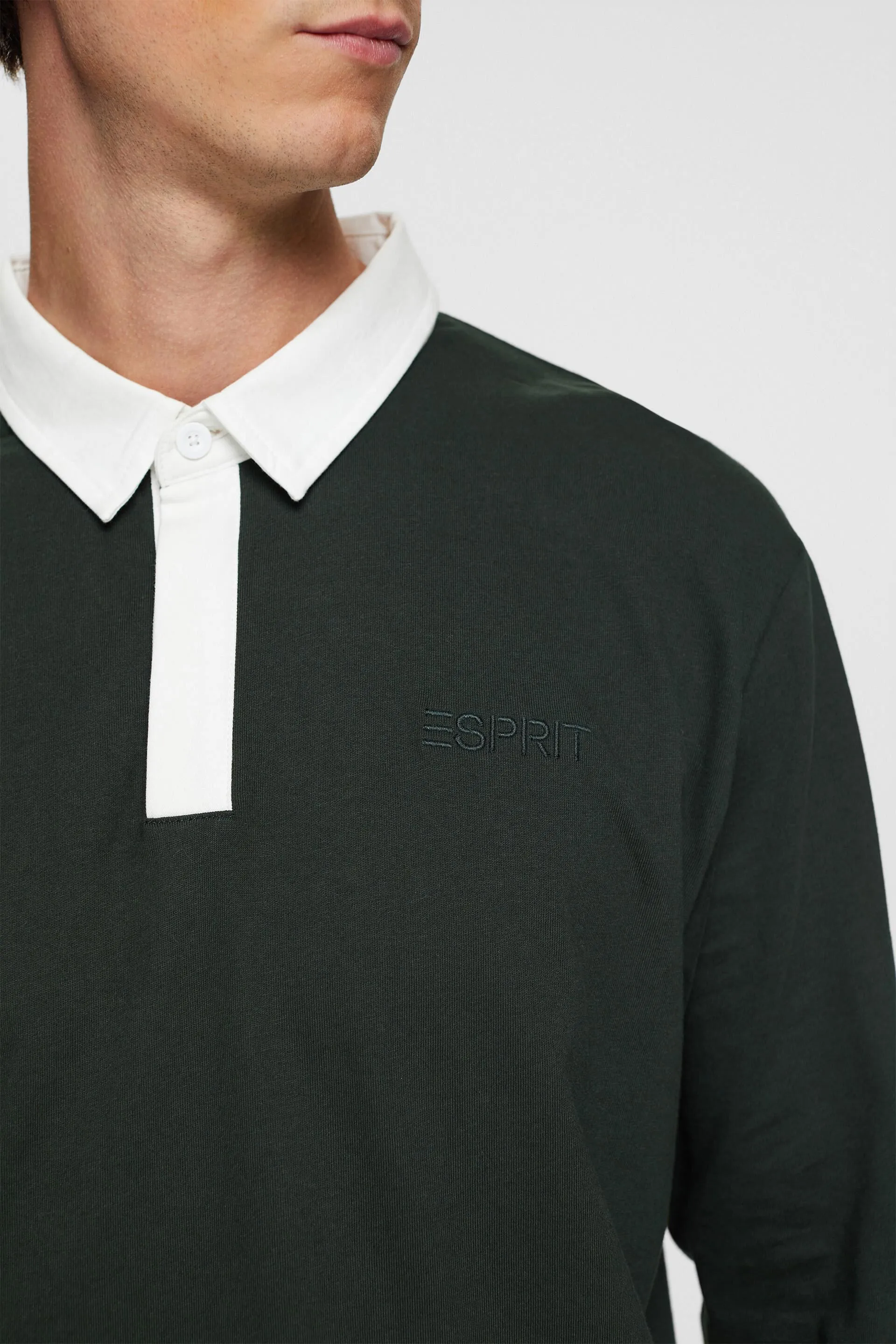 Camiseta de rugby con logotipo bordado
