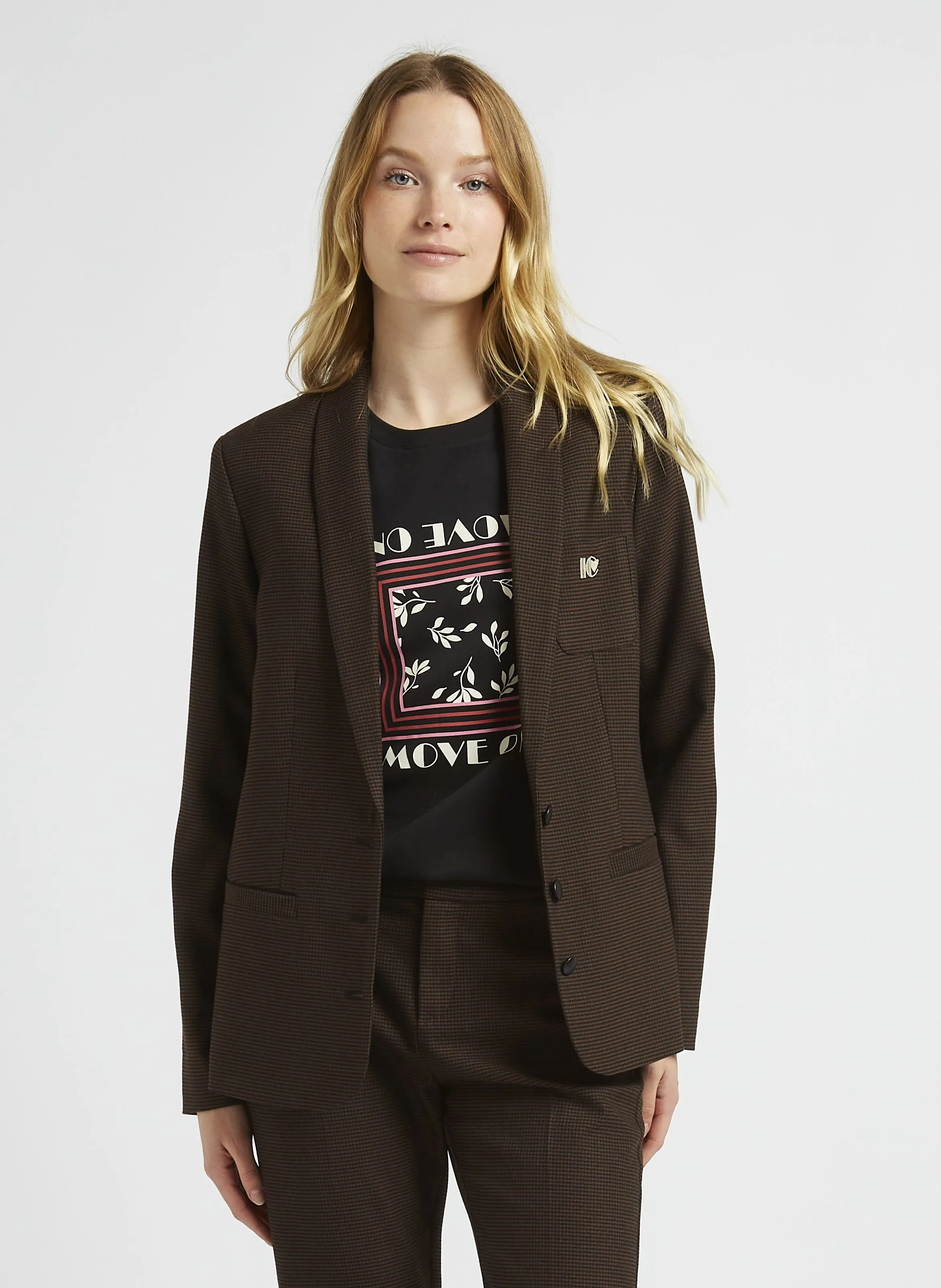 Chaqueta recta con cuello chal a cuadros en marron