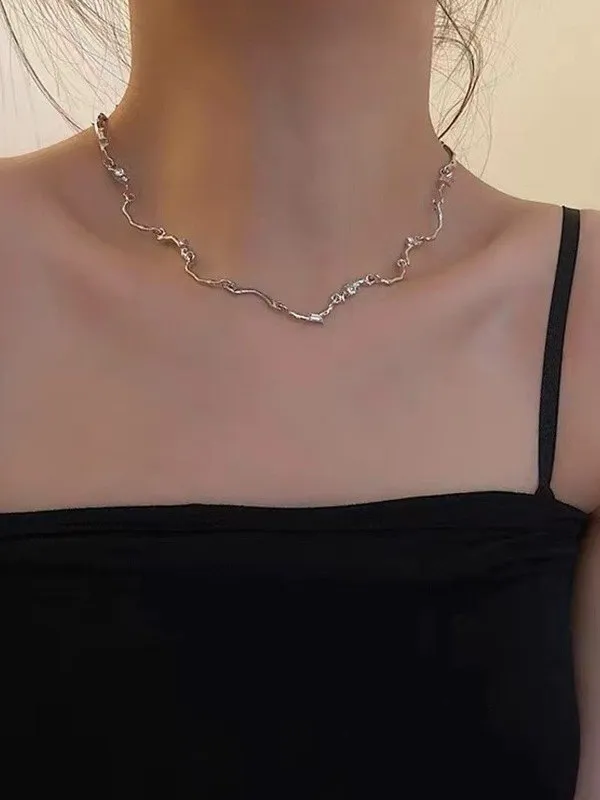Collar de cadena con ondas irregulares