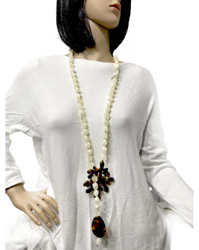 COLLARES BLANCOS LARGOS CON RAMITA DE CORAL MUY VISTOSOS