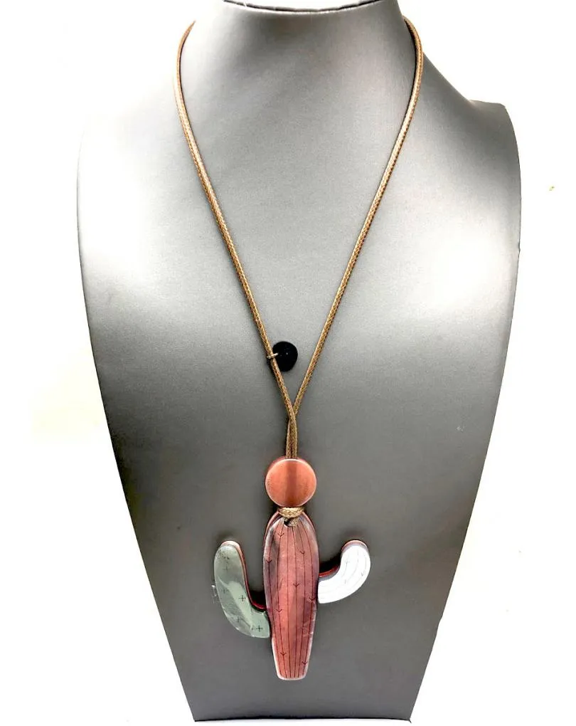 COLLARES LARGOS CON BONITO COLGANTE NARANJA DE CACTUS