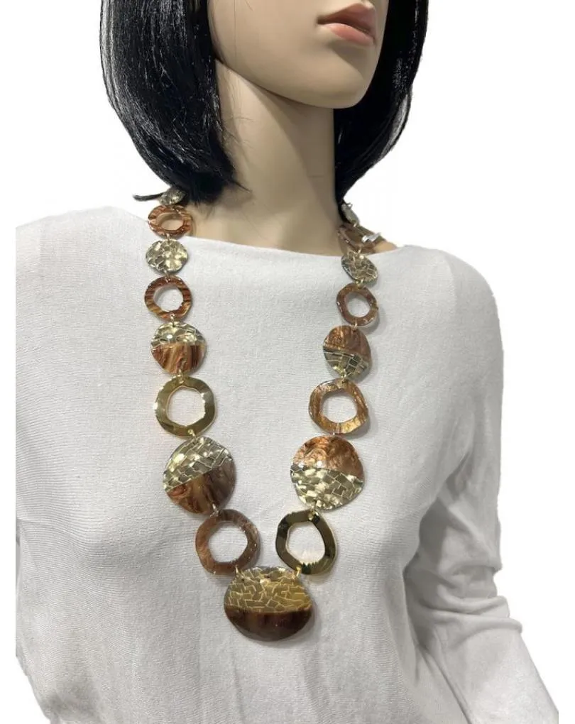 COLLARES MARRONES CAREY CON LOS QUE ELEVAR EL LOOK