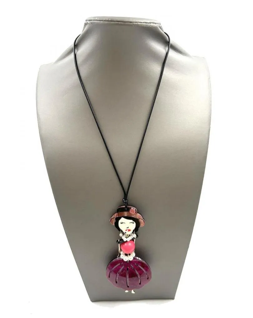 COLLARES ORIGINALES EN MARRON CAREY LARGOS DE MUJER CON SOMBRERO