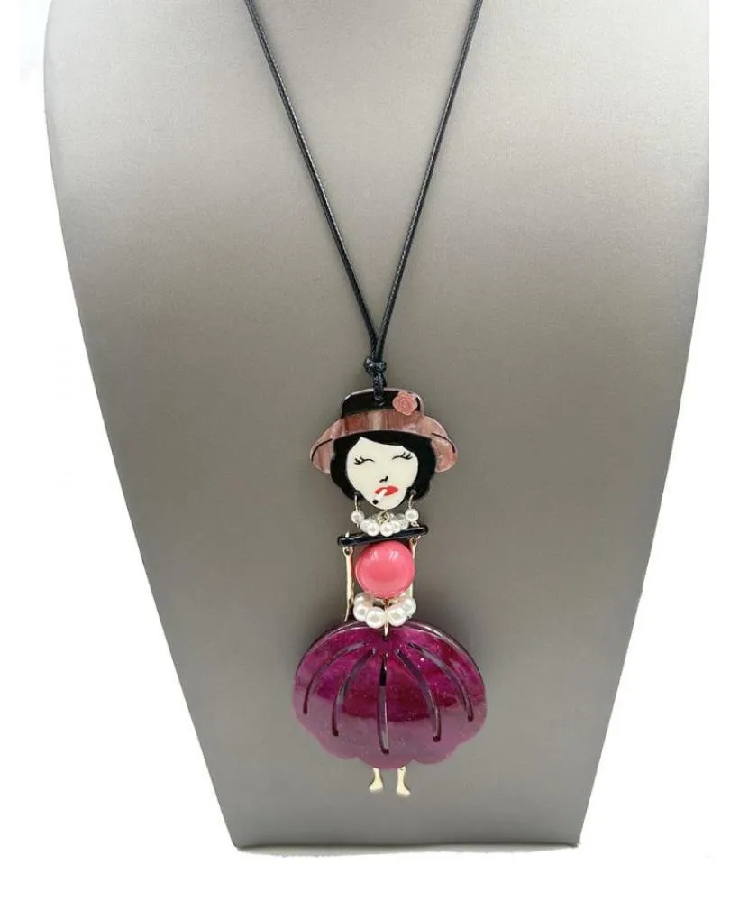 COLLARES ORIGINALES EN MARRON CAREY LARGOS DE MUJER CON SOMBRERO