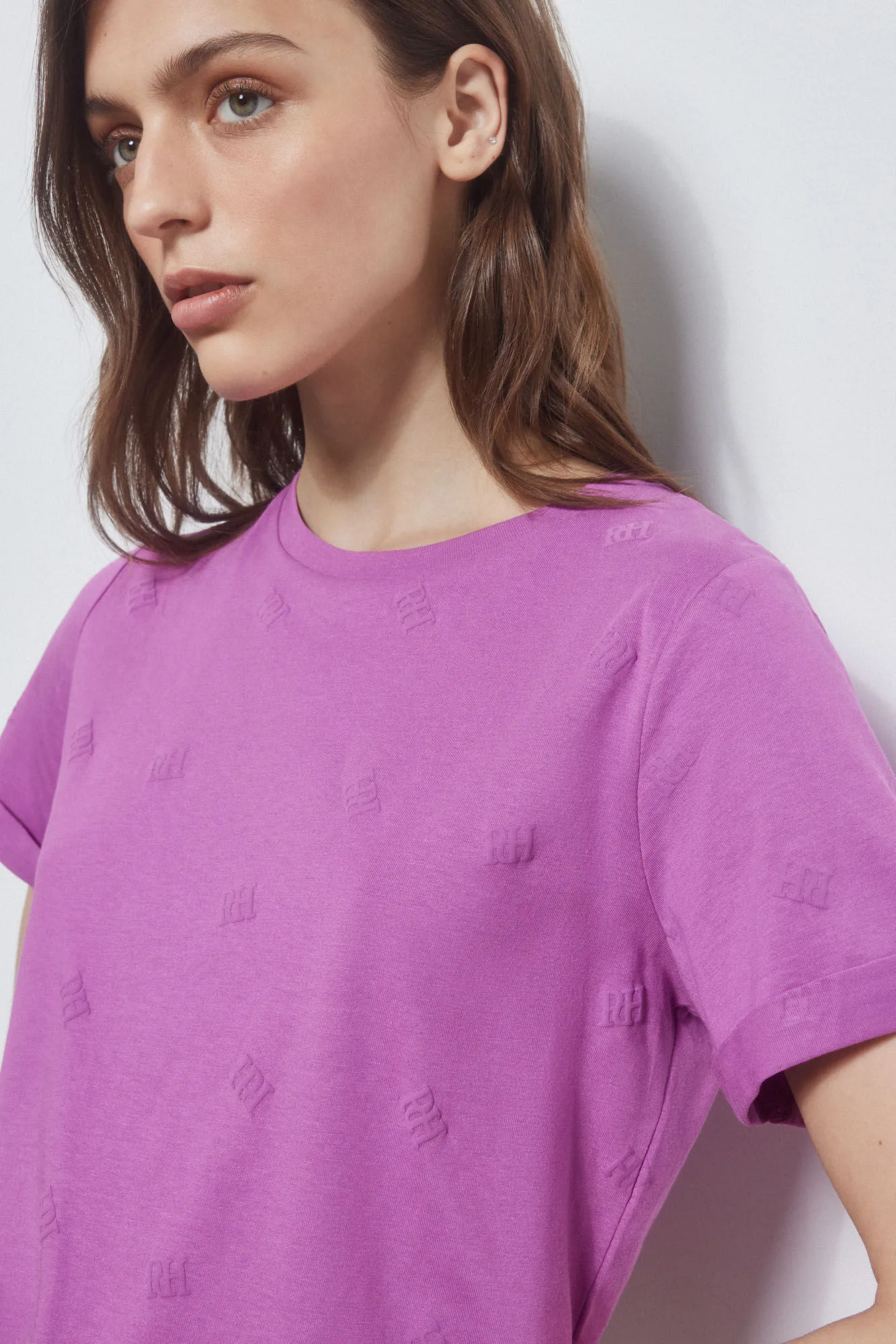 ESSENTIAL LOGO TSHIRT