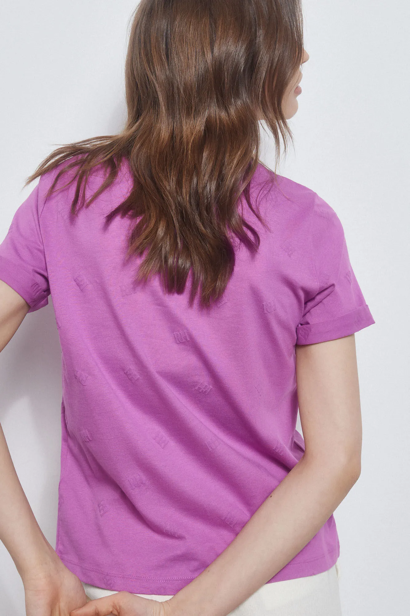 ESSENTIAL LOGO TSHIRT
