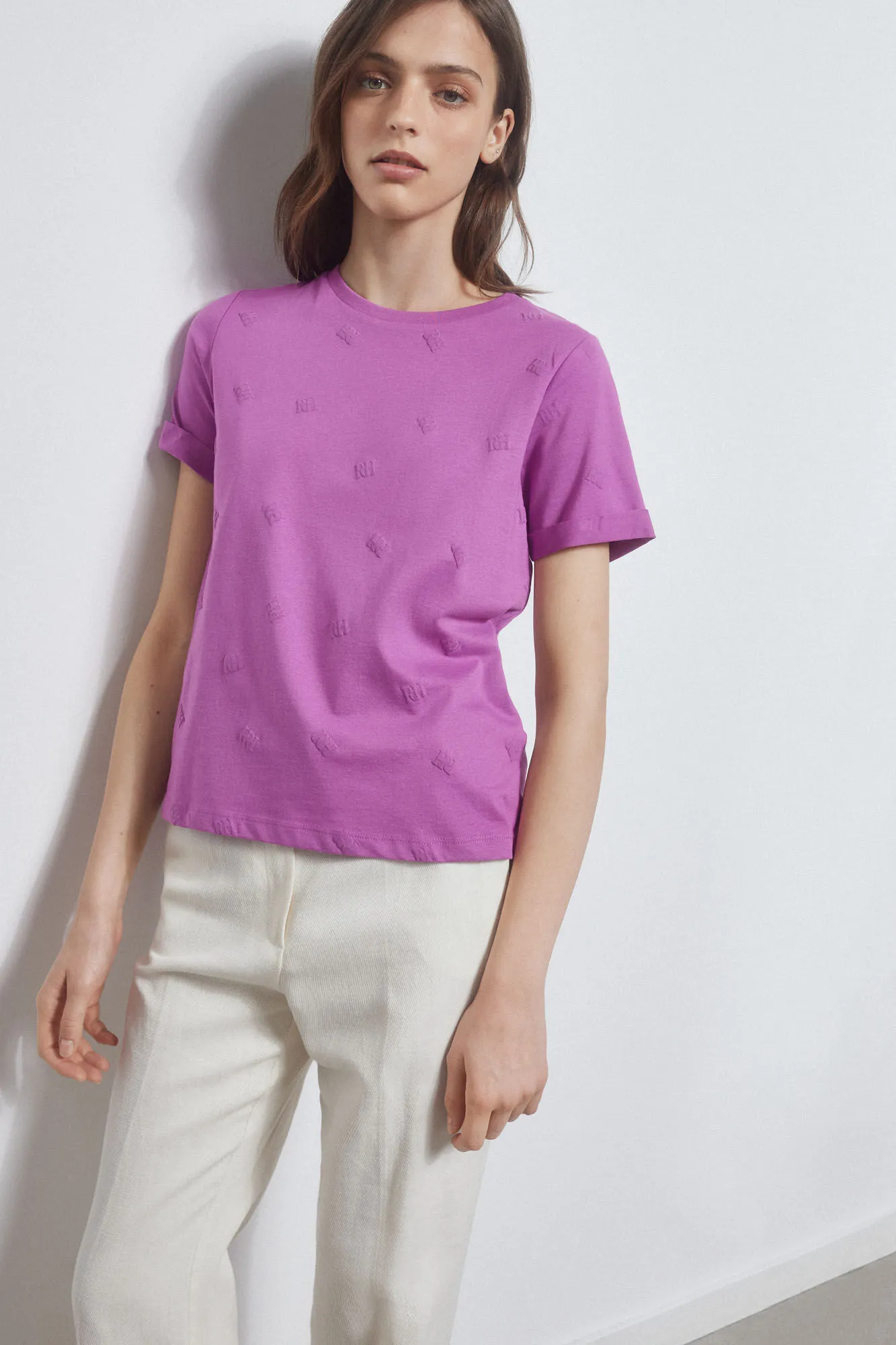 ESSENTIAL LOGO TSHIRT