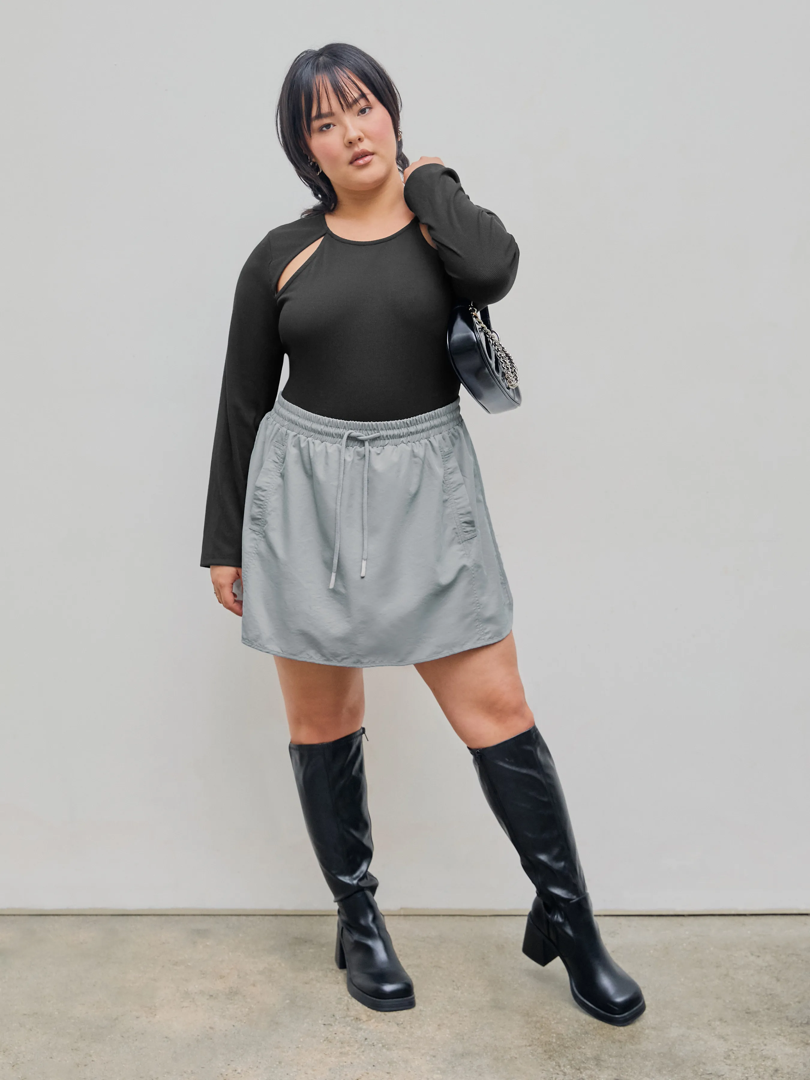  FALDAPANTALóN DE CINTURA MEDIA CON BOLSILLO Y CINTURA ELáSTICA CURVY