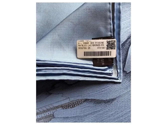 Hermès A la sombra de las peonías cuadrado nueve 100% Azul claro 