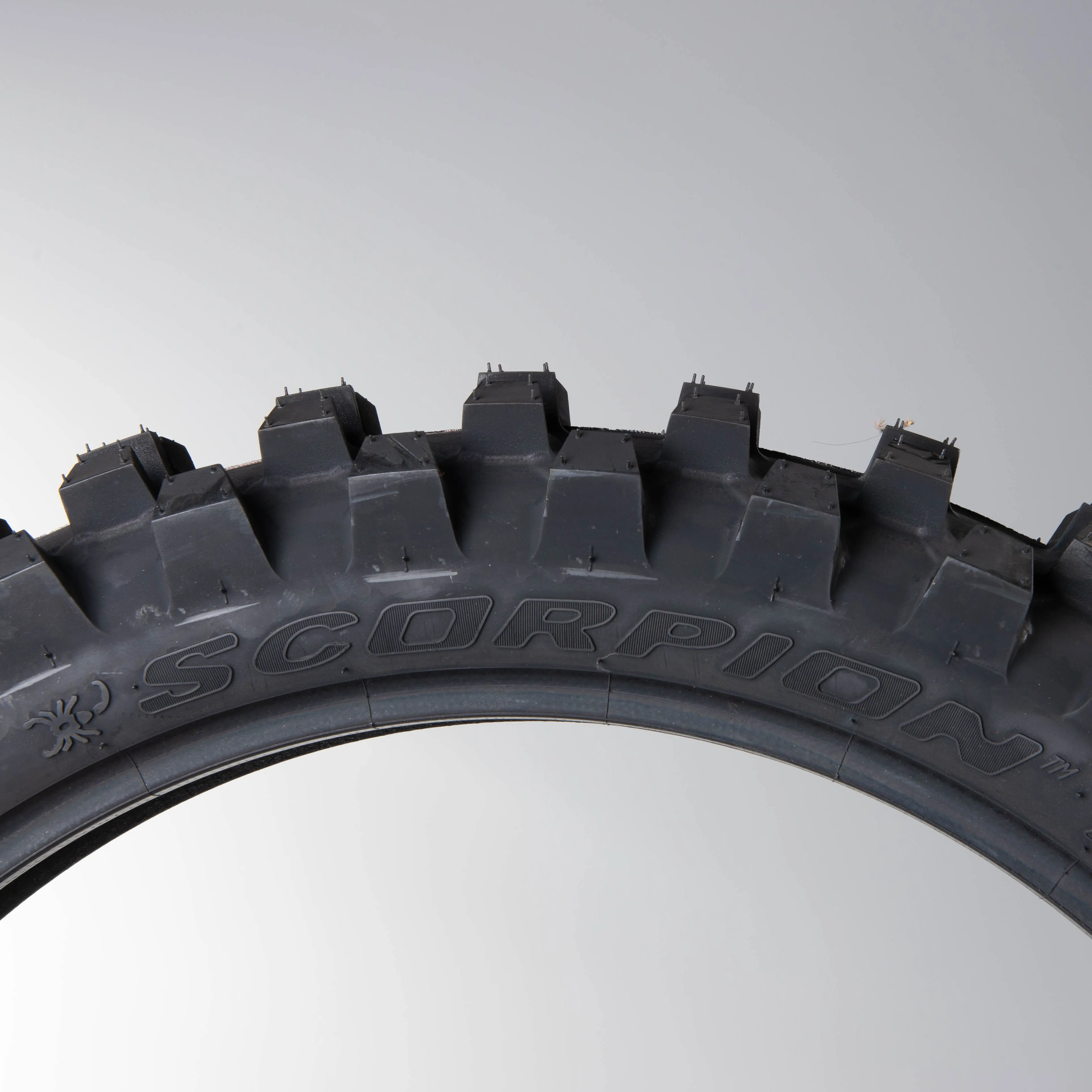JUEGO DE NEUMáTICOS PIRELLI SCORPION MX MEDIOBLANDO 19\