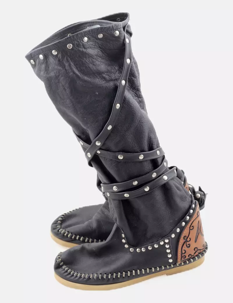 Kikki line Bota negra con tachas