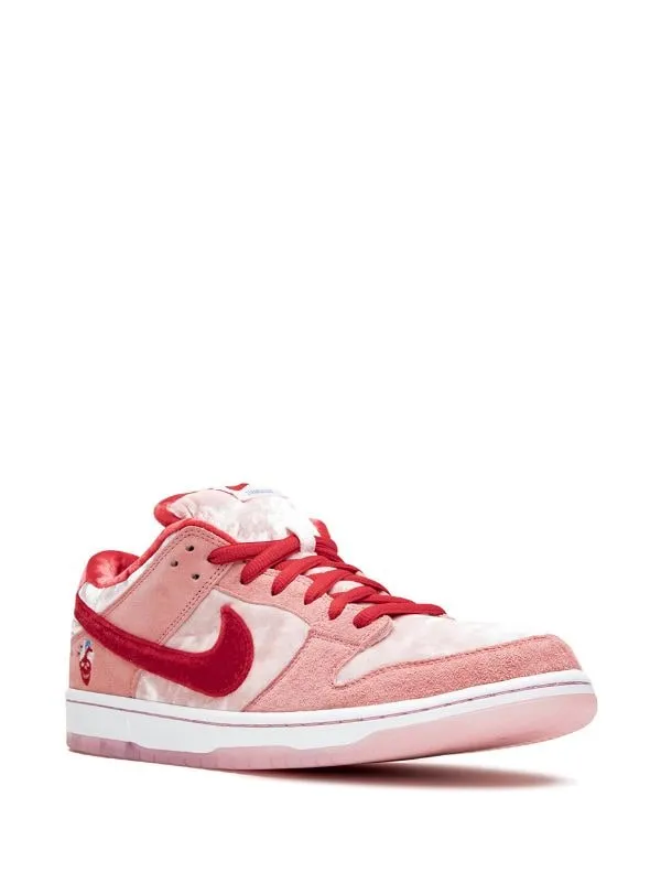 N373O tenis Nike x StrangeLove Dunk Low SB Gamuza Rosa