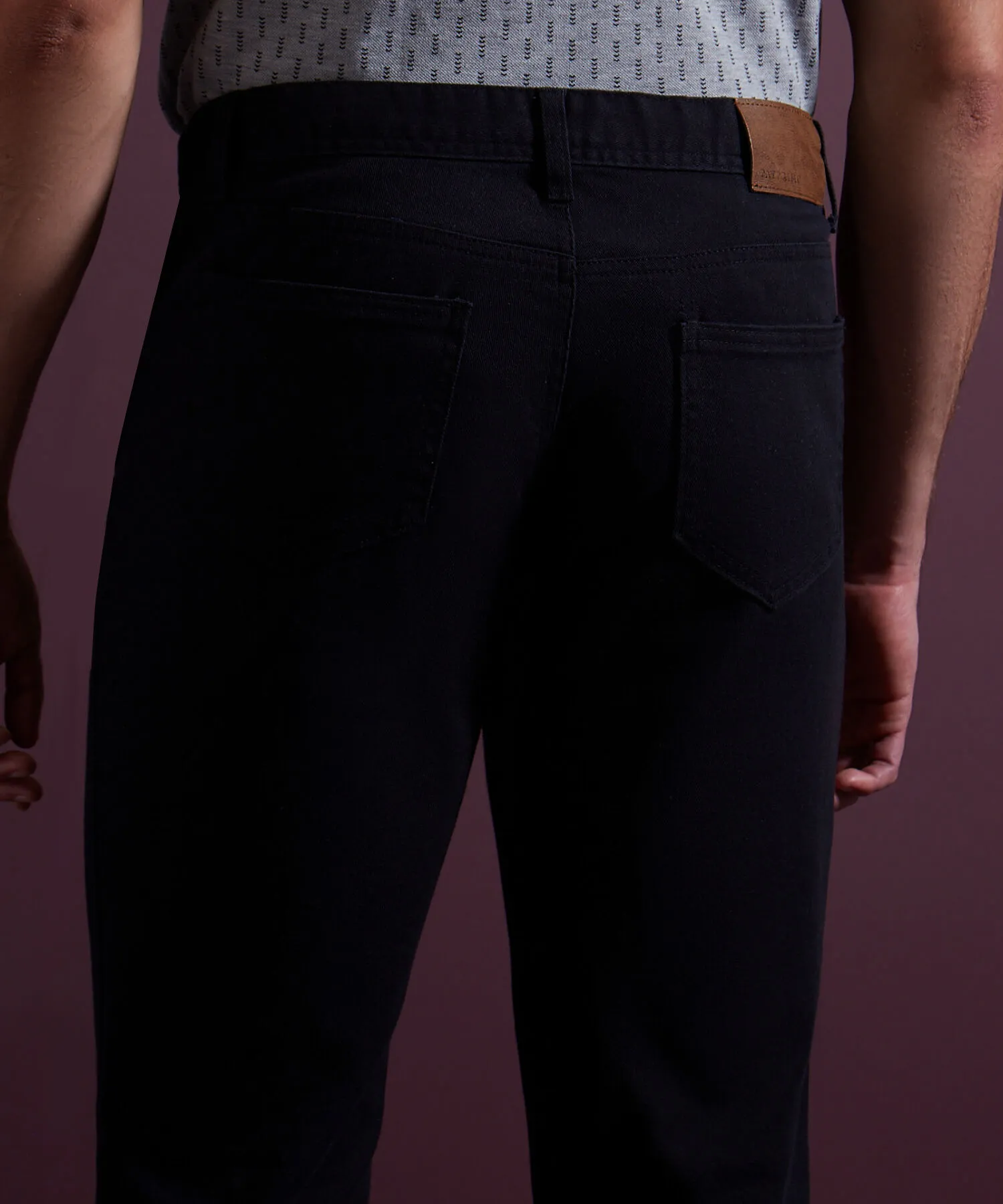PANTAL&OACUTE;N 5 BOLSILLOS UNICOLOR ESENCIAL