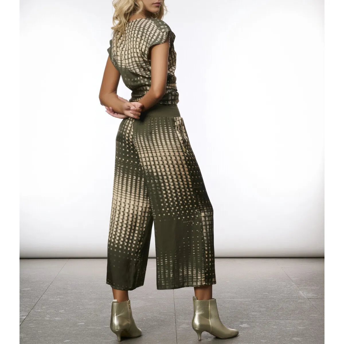 PANTALONE CROP CON BASCHINA Art. S4JP215VS