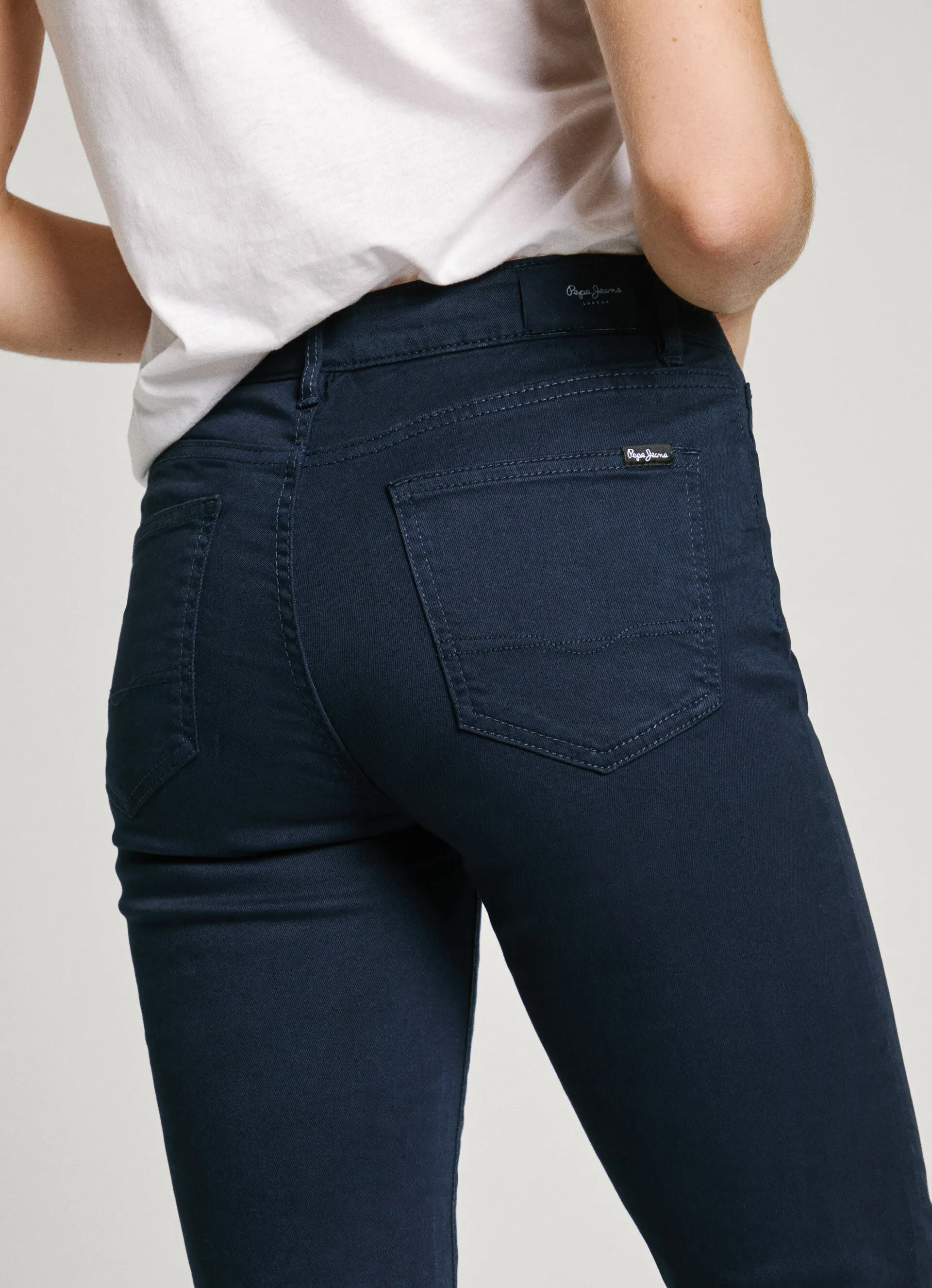 pantalón 5 bolsillos fit slim