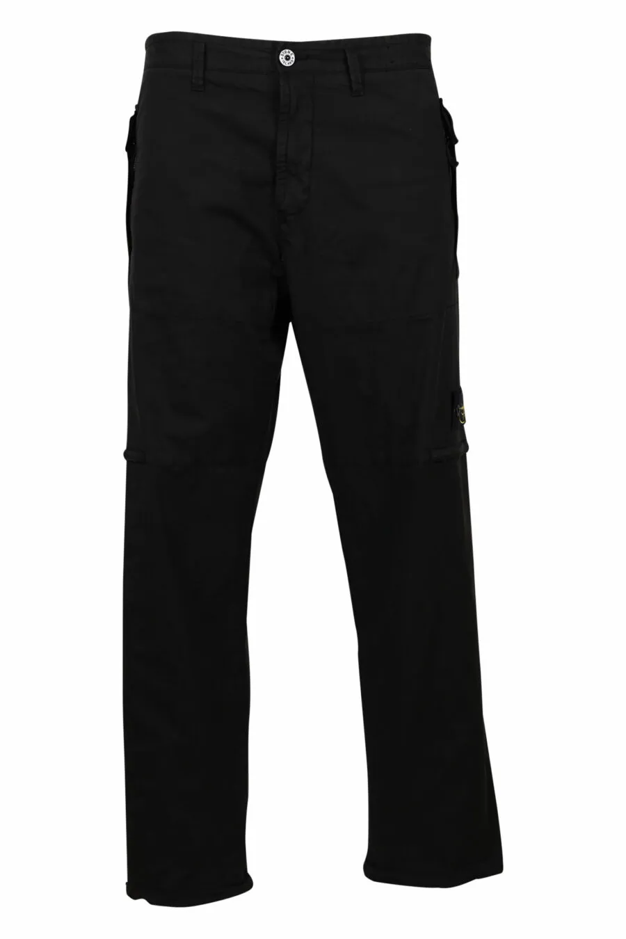 Pantalón cargo negro con bolsillos y logo parche