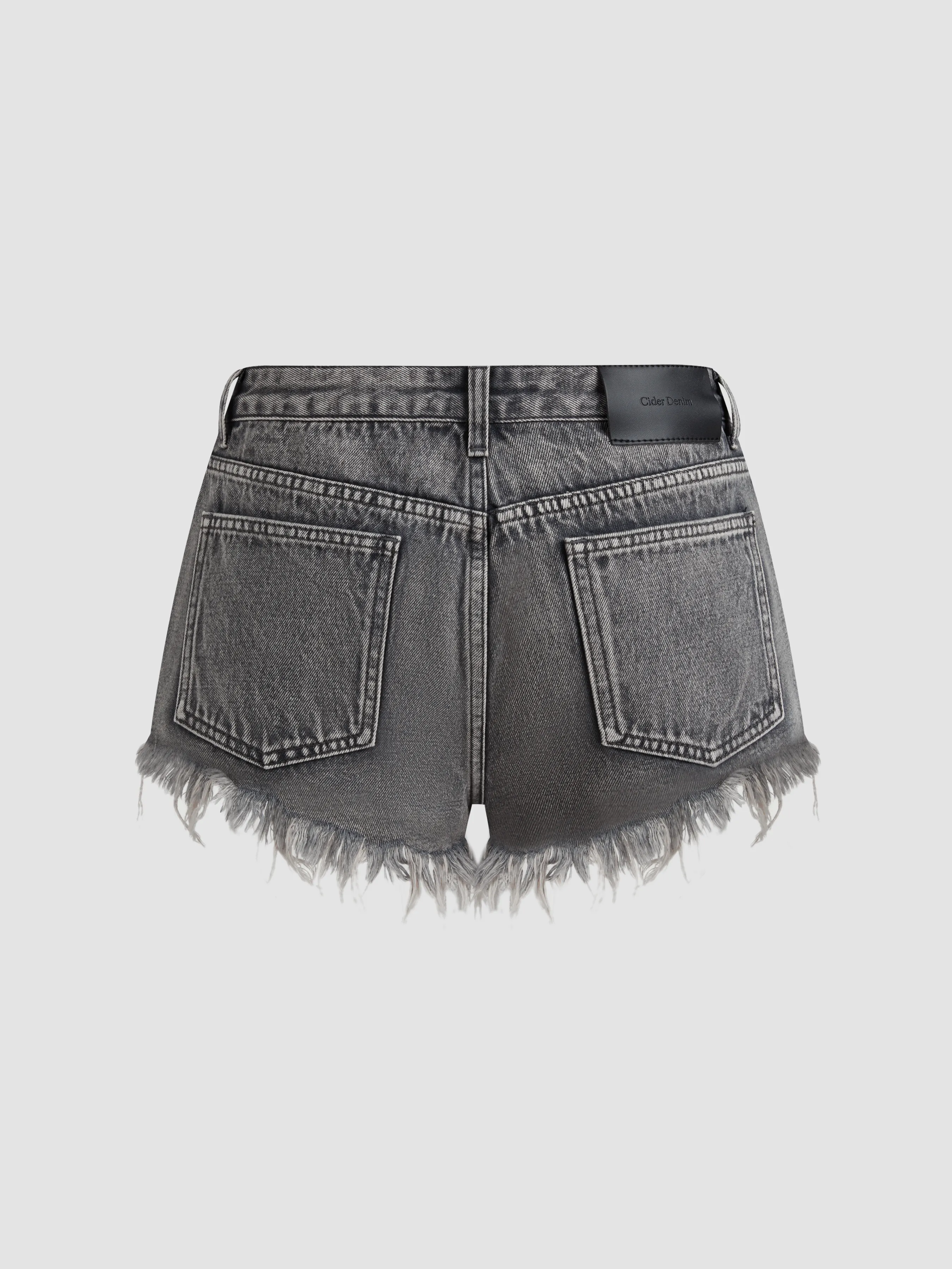Pantalón corto vaquero de tiro medio sólido con bajo deshilachado y bolsillo