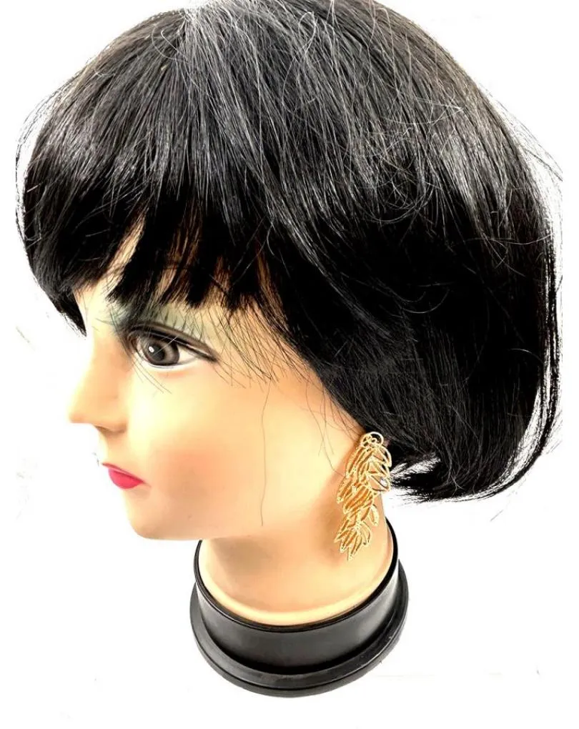 PENDIENTES DORADOS LARGOS PARA UN LOOK DE INVITADA PERFECTA