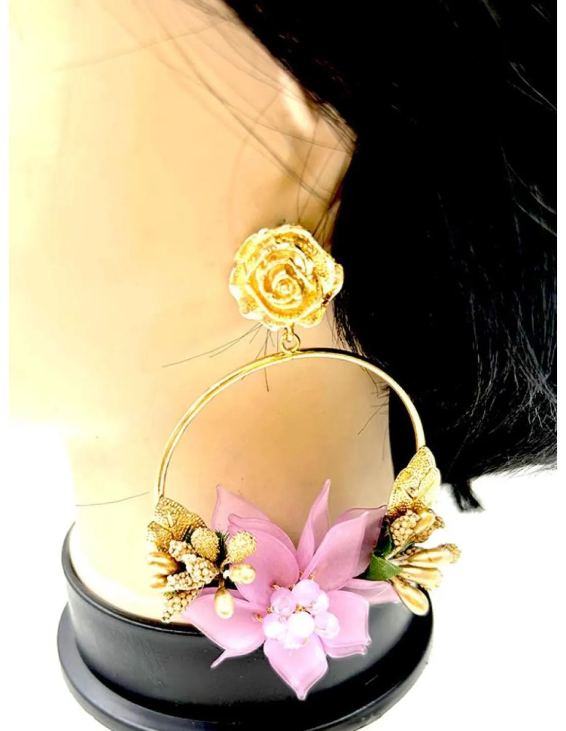 PENDIENTES LARGOS PARA TRAJES DE FLAMENCA EN LILA Y ARO DORADO