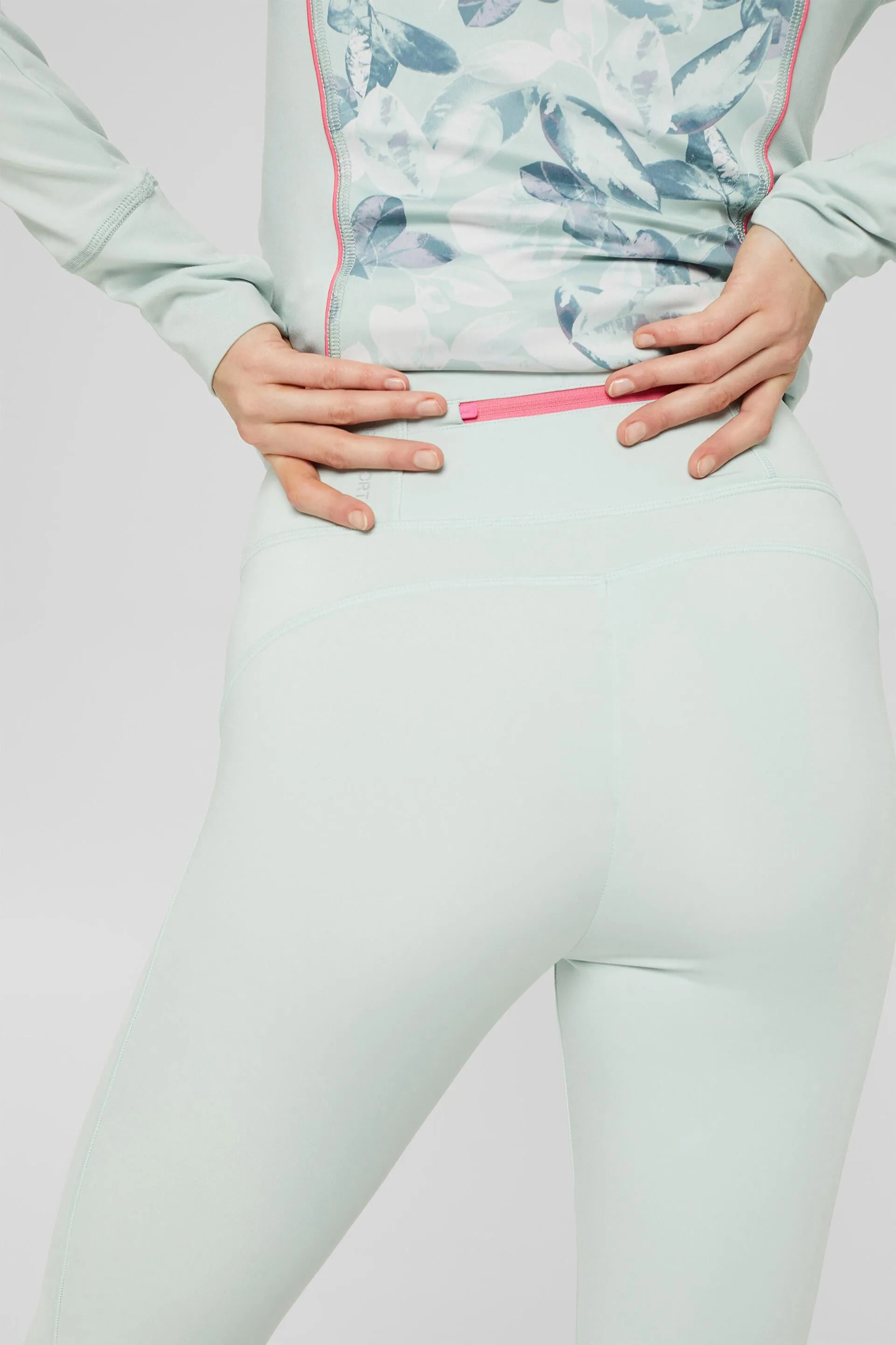 RECICLADOS: LEGGINGS EL&AACUTE;STICOS CON TECNOLOG&IACUTE;A EDRY