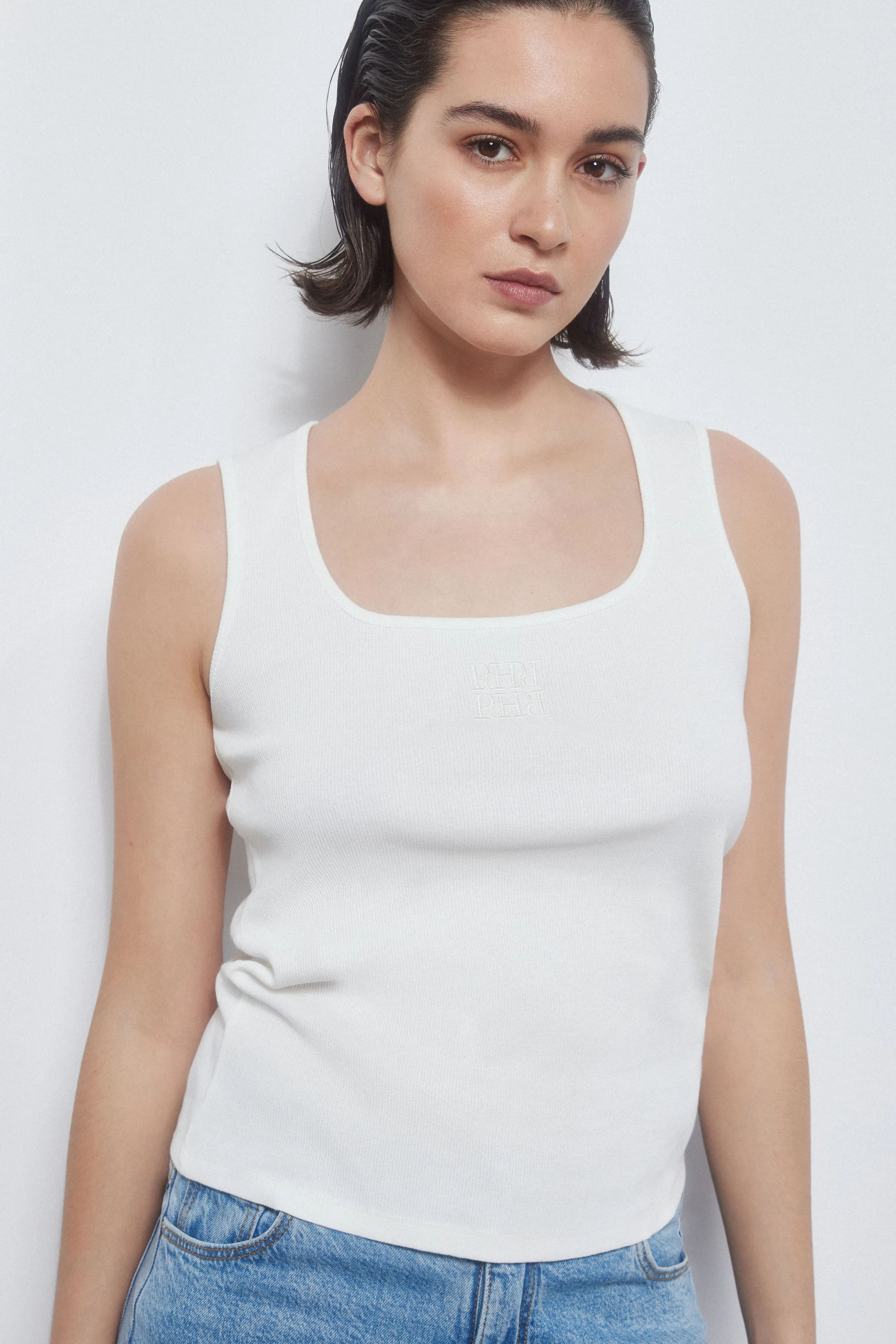 RIBBED TSHIRT WITH LOGO