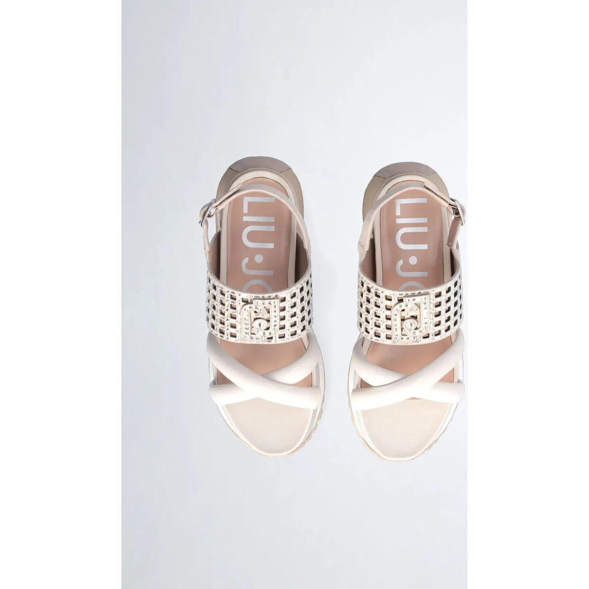 Sandalias con plataforma y tira decorativa