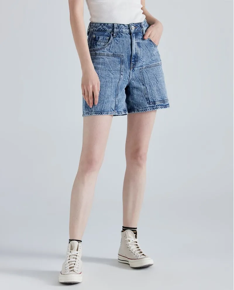 Short en denim tono medio para mujer