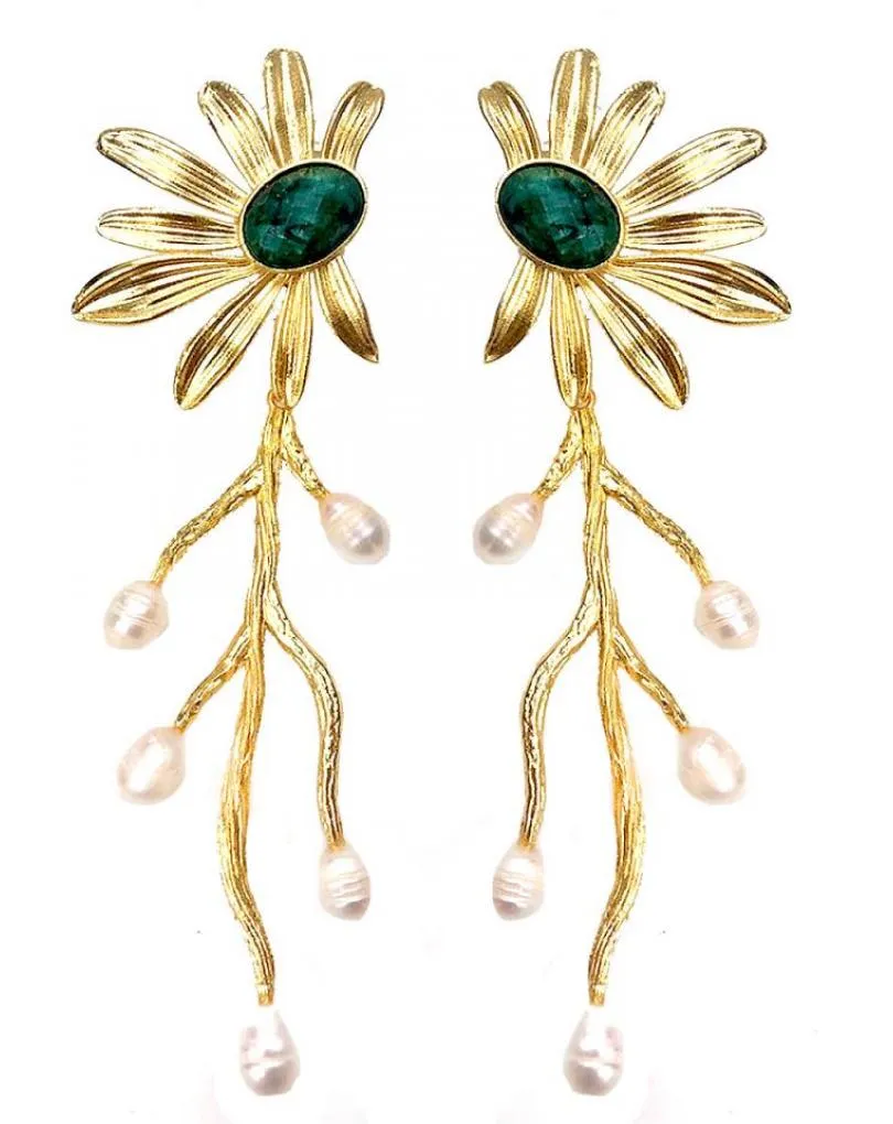 SOFISTICADOS PENDIENTES LARGOS DE FLOR VERDE CON PERLITAS