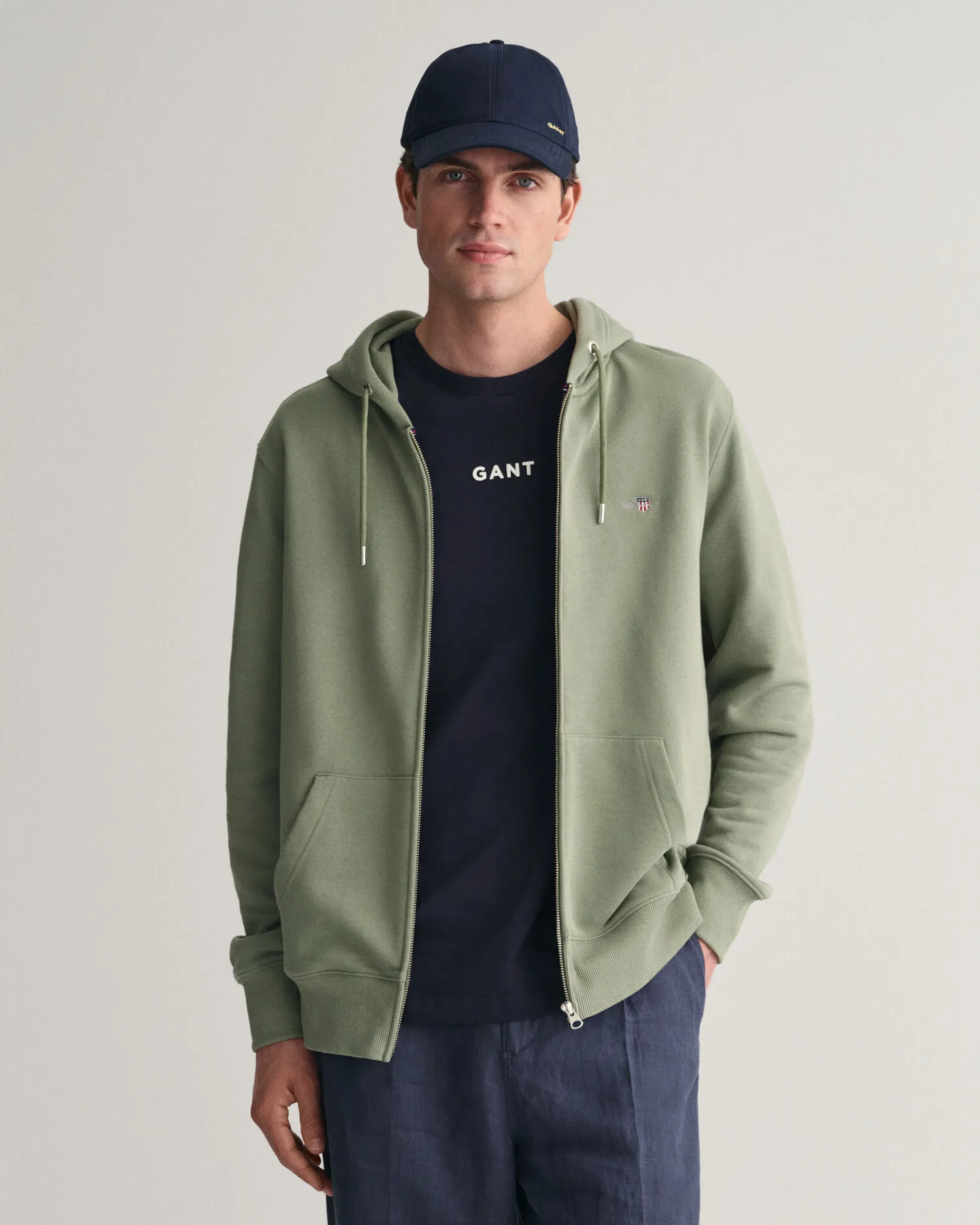 Sudadera con capucha y cremallera Shield