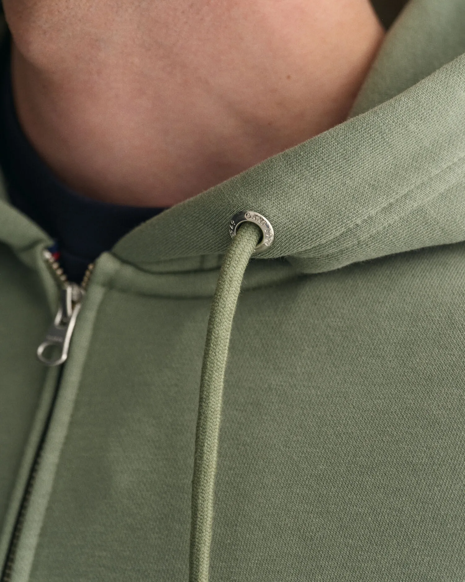 Sudadera con capucha y cremallera Shield