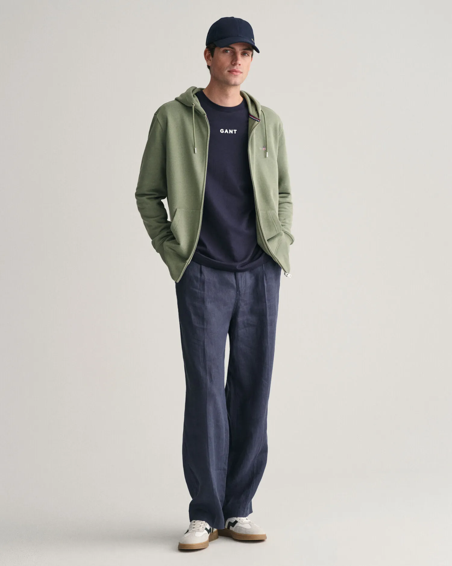Sudadera con capucha y cremallera Shield