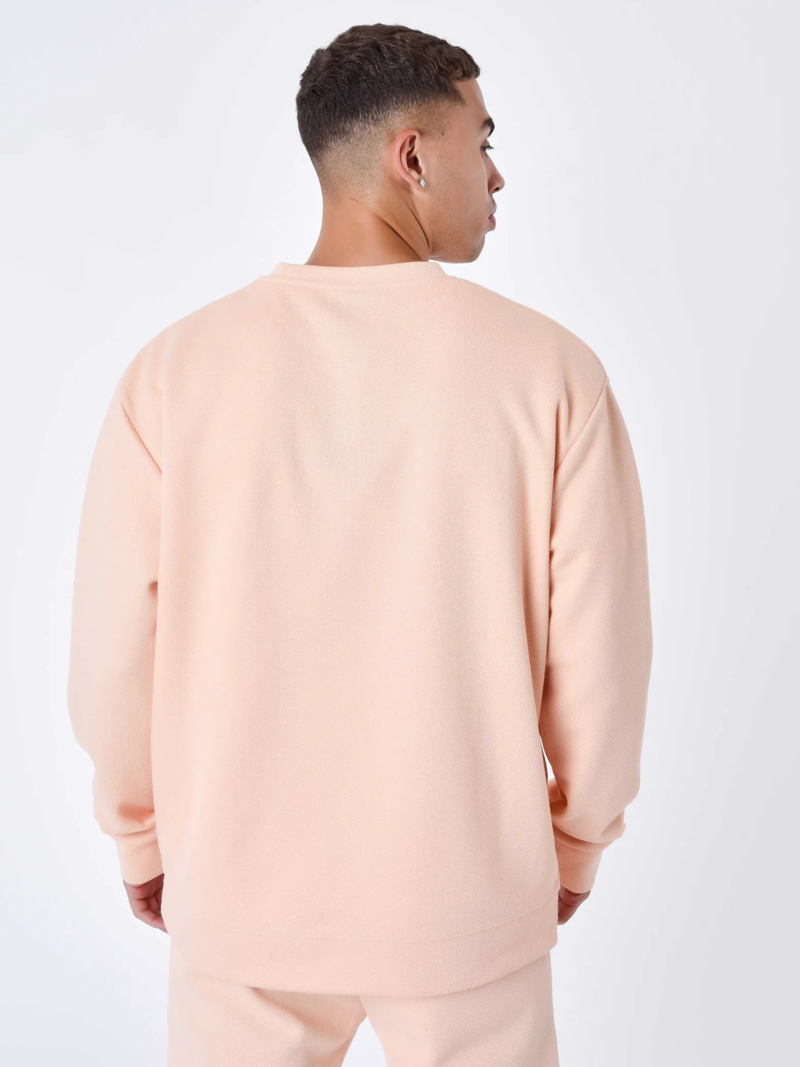 Sudadera con cuello redondo en relieve