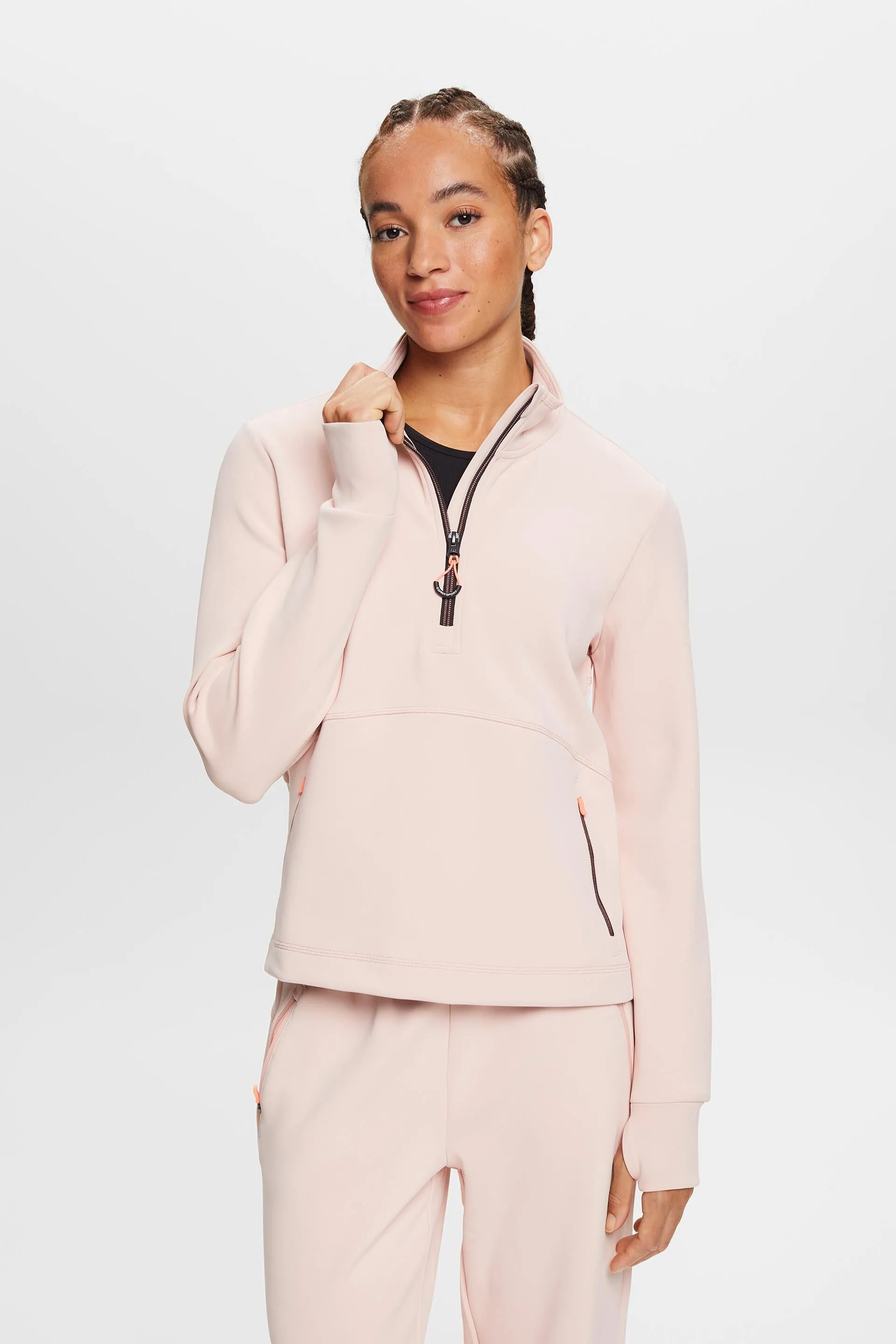 Sudadera deportiva con cremallera hasta el centro del pecho
