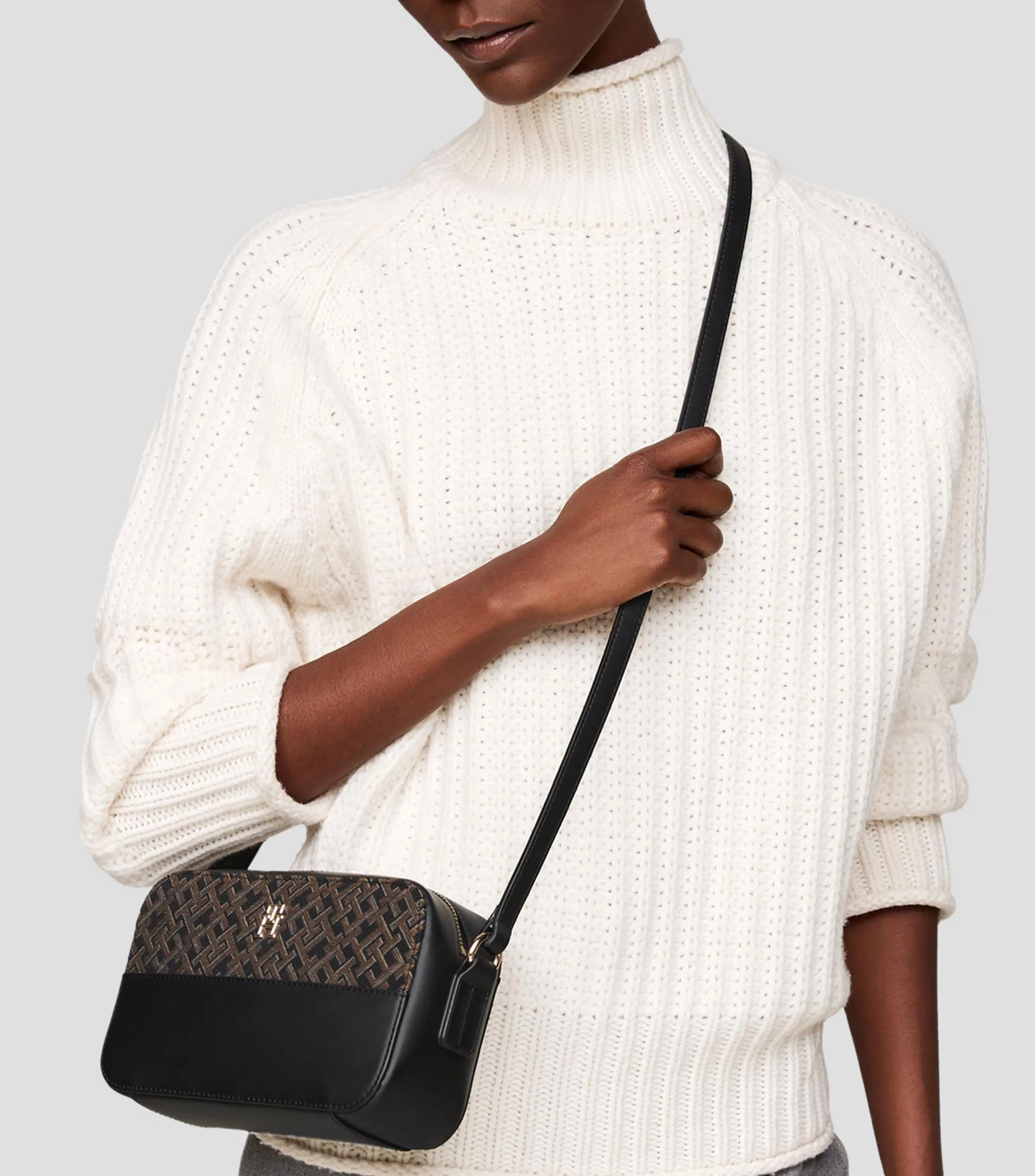 Tommy Hilfiger Bolso Crossbody Fall 2024 con Monogram Mujer