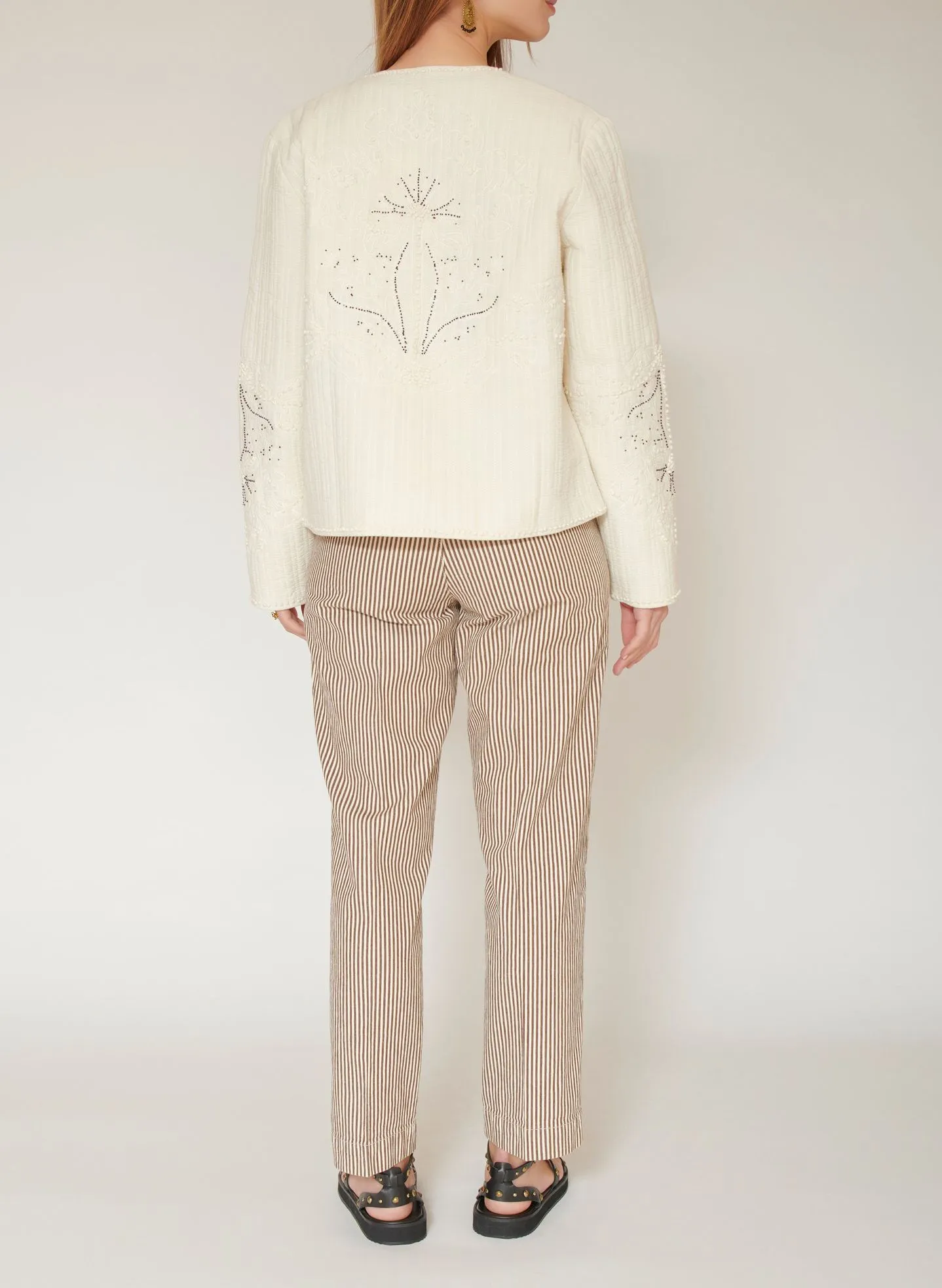 VALUABLE  CHAQUETA ABIERTA CON BORDADOS Y PERLAS DE ALGODóN EN BLANCO