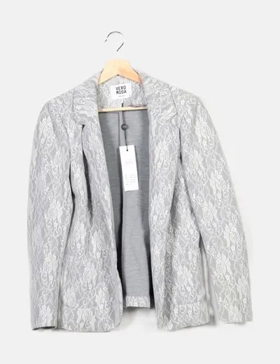 Vero Moda Blazer gris encaje
