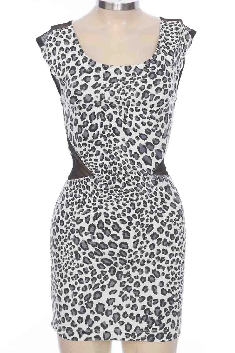 VESTIDO / ENTERIZO COLOR BLANCO  FOREVER 21