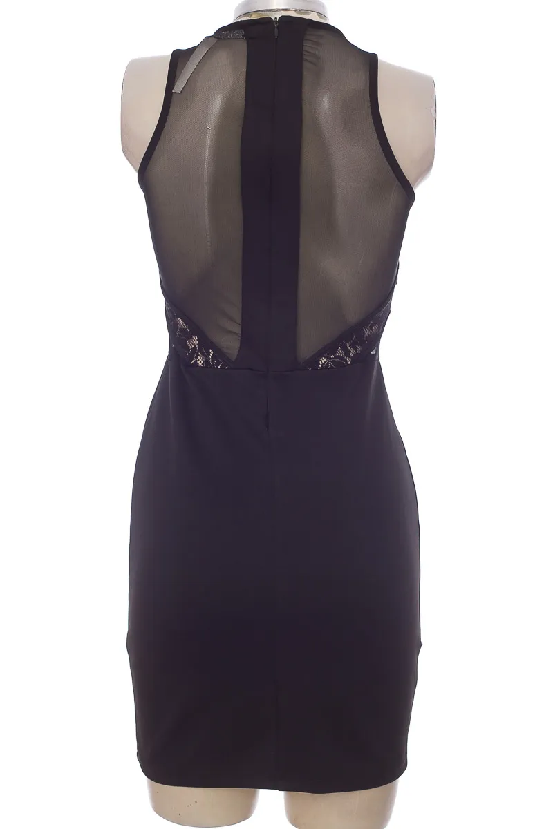 VESTIDO / ENTERIZO COLOR NEGRO  BERSHKA